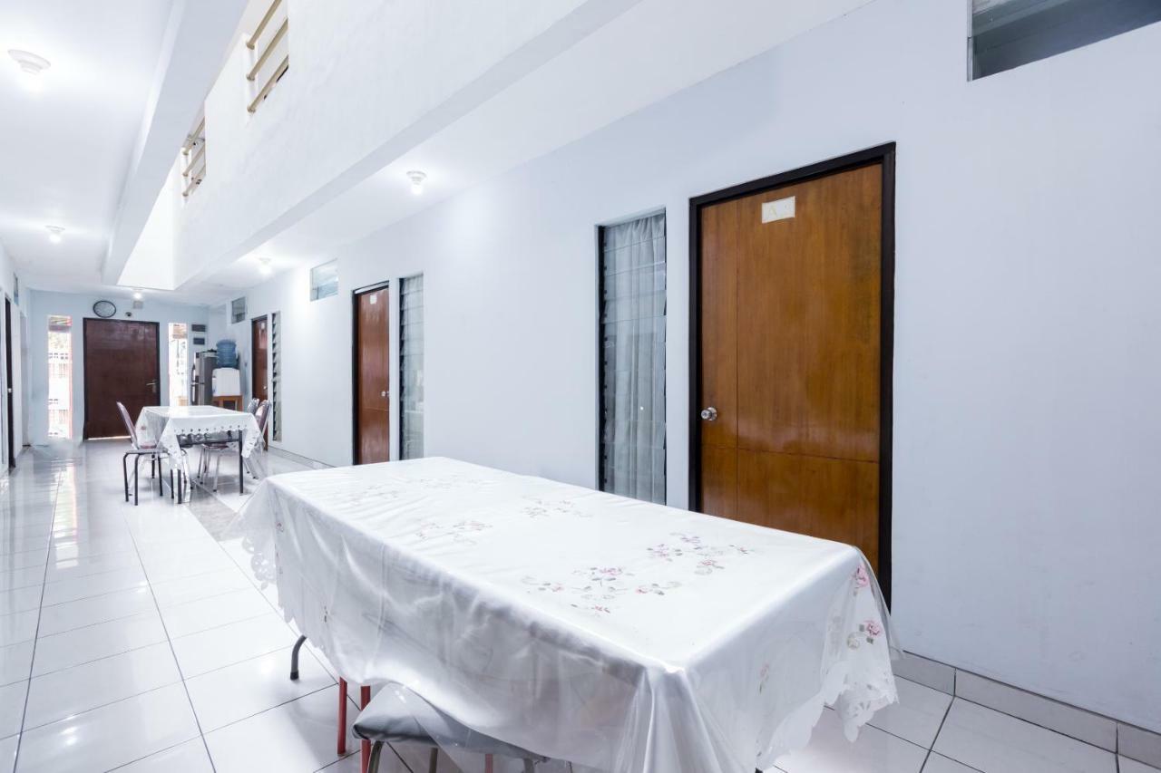 Hotel Super Oyo 1516 Cemara Gading Syariah Bogor Esterno foto